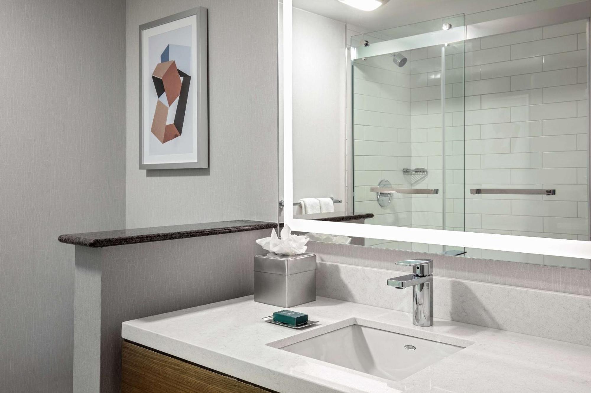 Doubletree By Hilton Boston/Westborough Hotel Ngoại thất bức ảnh
