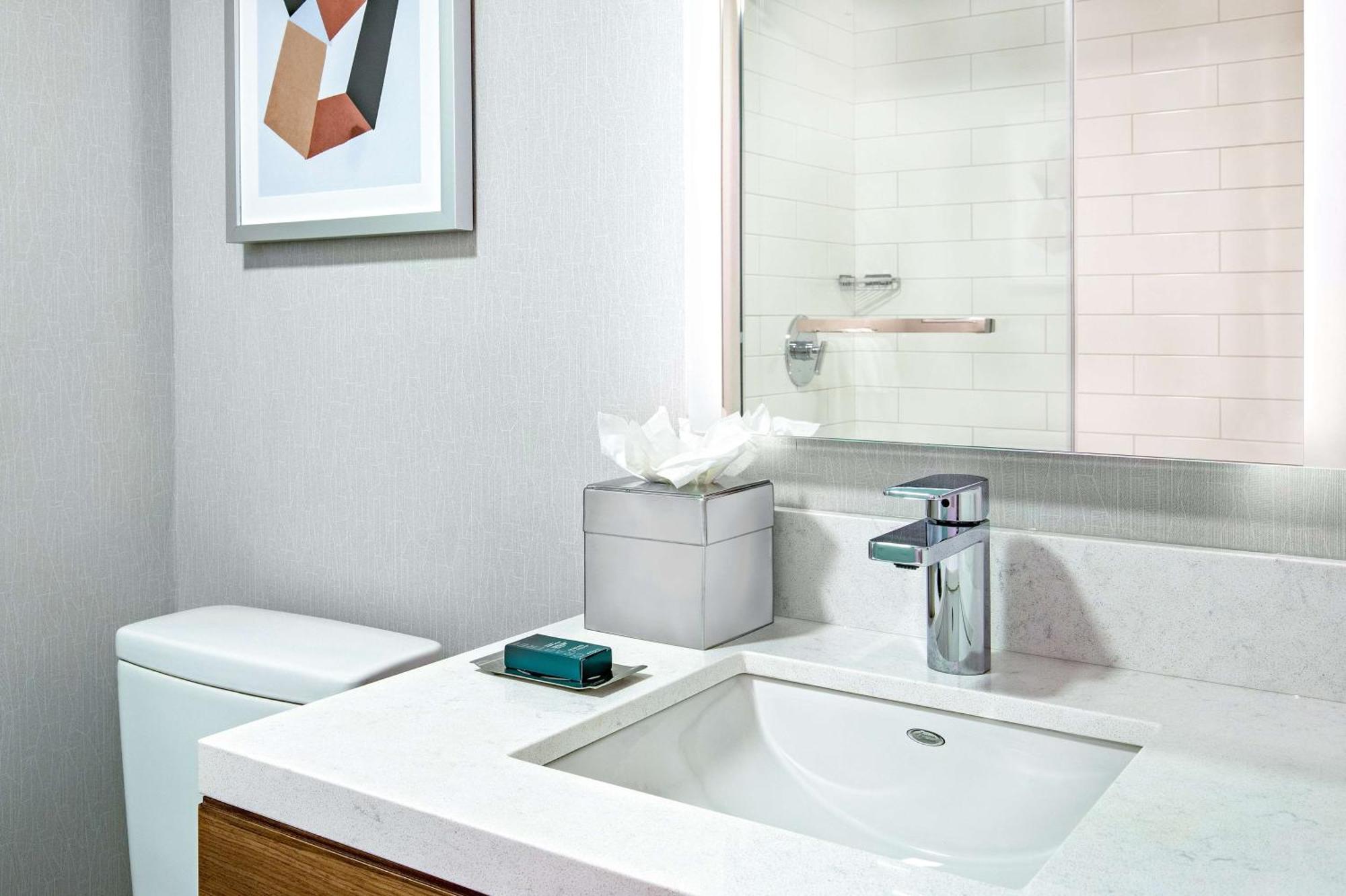 Doubletree By Hilton Boston/Westborough Hotel Ngoại thất bức ảnh