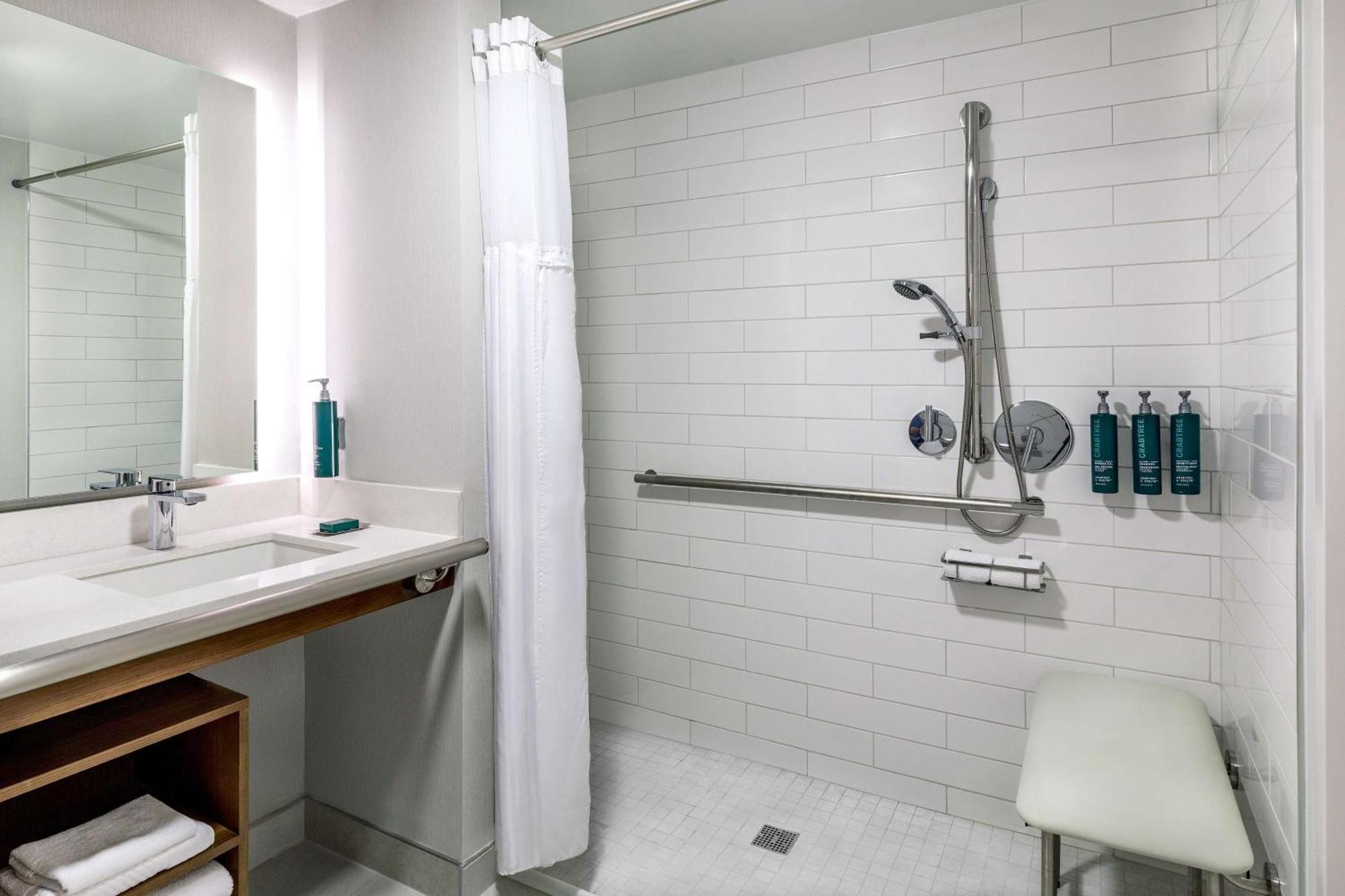Doubletree By Hilton Boston/Westborough Hotel Ngoại thất bức ảnh