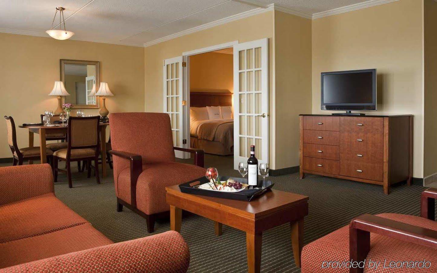 Doubletree By Hilton Boston/Westborough Hotel Ngoại thất bức ảnh
